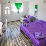 Good Vibrations Апартаменты Rozat