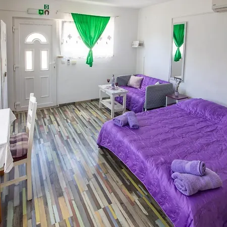 Good Vibrations Apartment Rozat